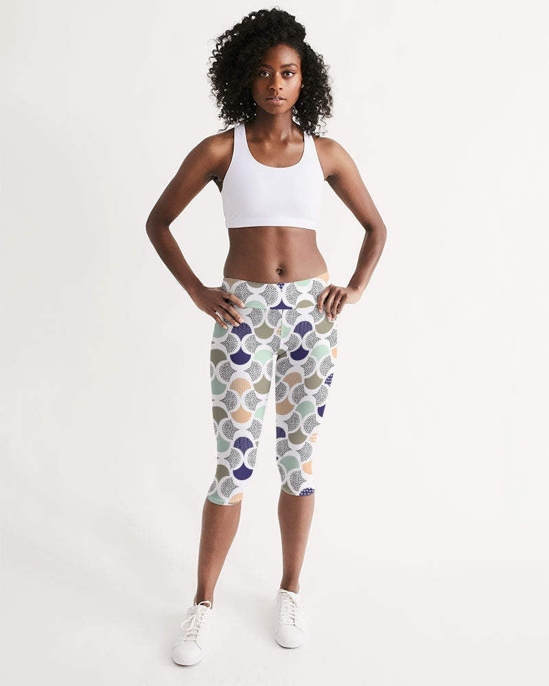 Shells Women's Mid-Rise Capri