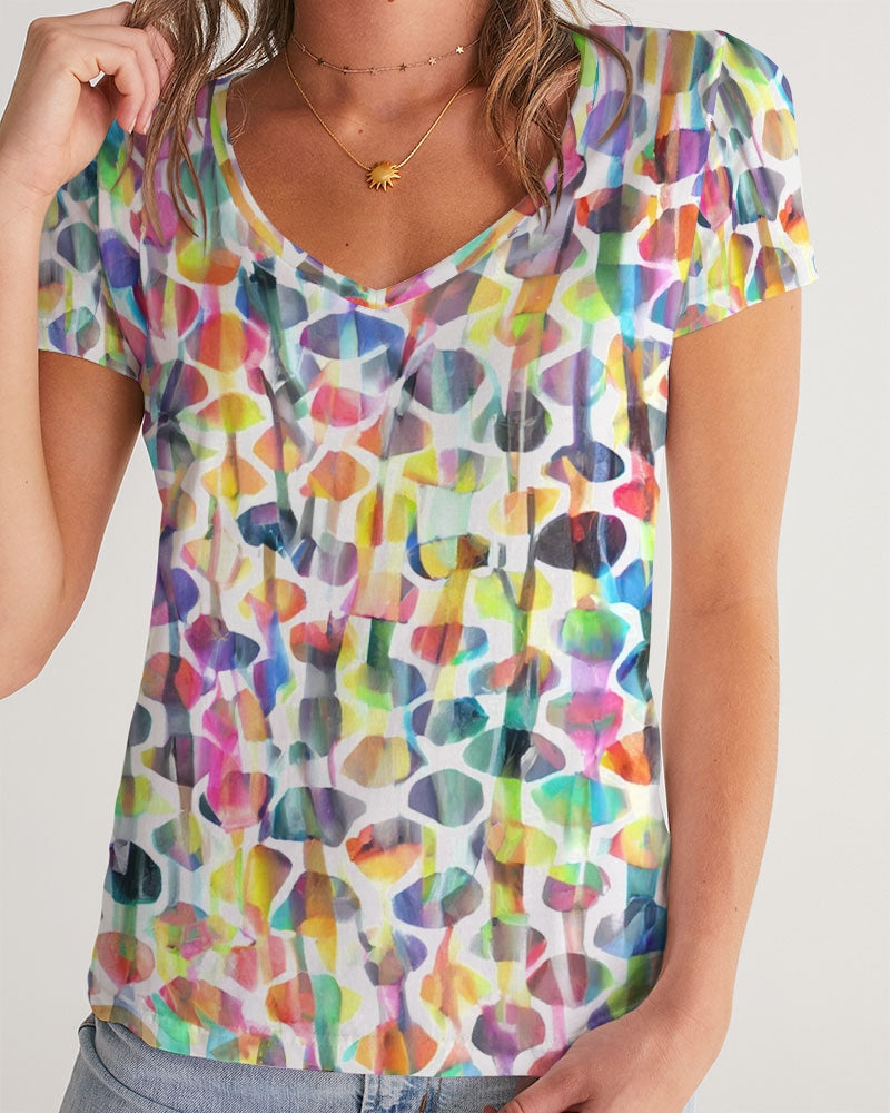 Vieste Women's All-Over Print V-Neck Tee